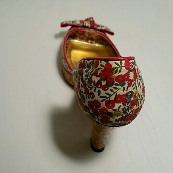 Unlisted Floral Heels. 8M - Picture 5 of 6